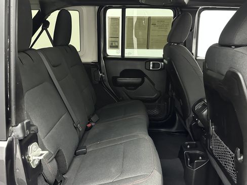 Used 2024 Jeep Wrangler Rubicon image 29