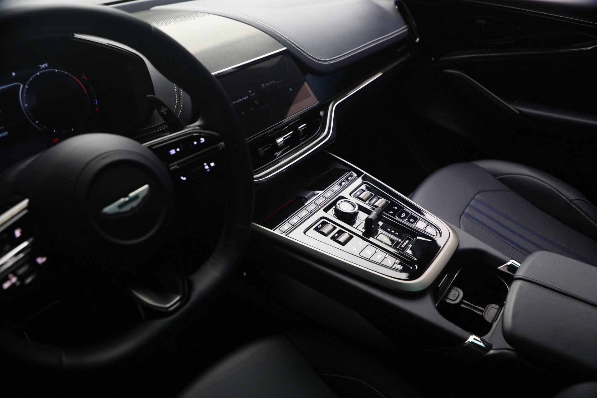 Used 2025 Aston Martin DBX 707 AWD/4WD image 26
