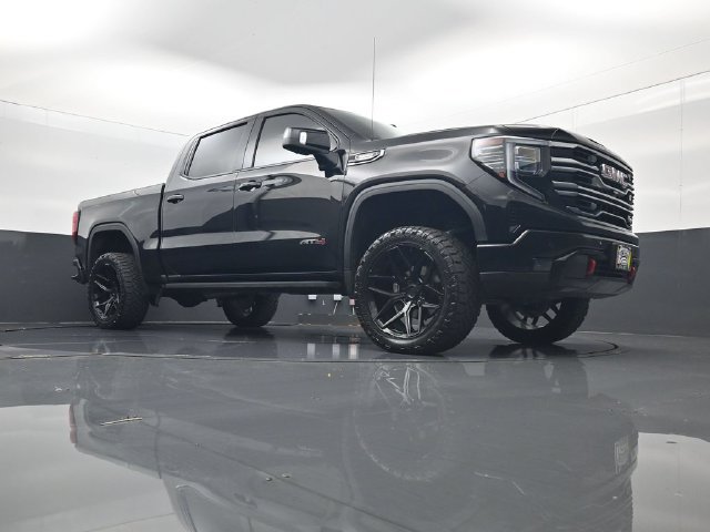 Used 2025 GMC Sierra 1500 AT4 w/ AT4 Premium Package AWD/4WD image 23