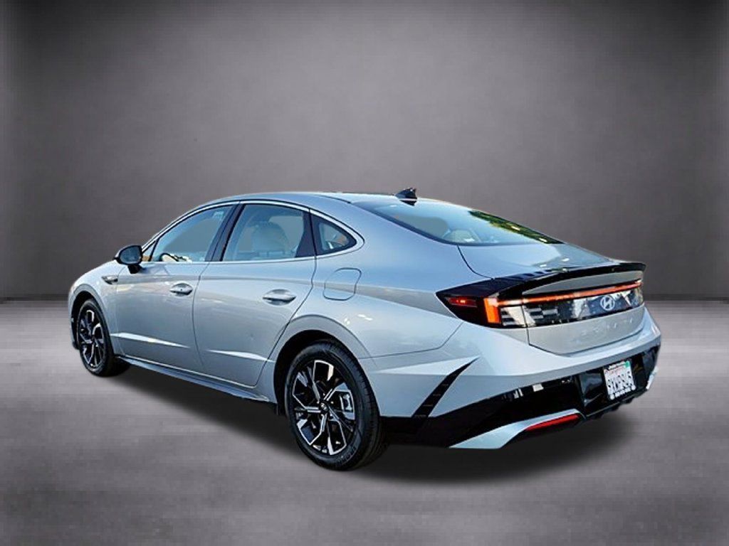 Certified 2025 Hyundai Sonata SEL FWD image 7