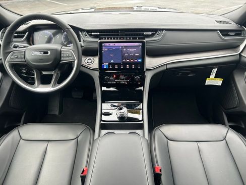 New 2025 Jeep Grand Cherokee L Limited image 12