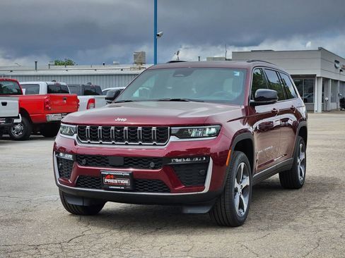 New 2026 Jeep Grand Cherokee L Limited w/ Luxury Tech Group II AWD/4WD image 4