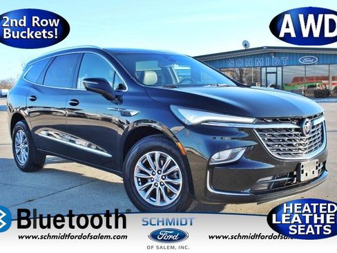 Used 2023 Buick Enclave Essence image 1