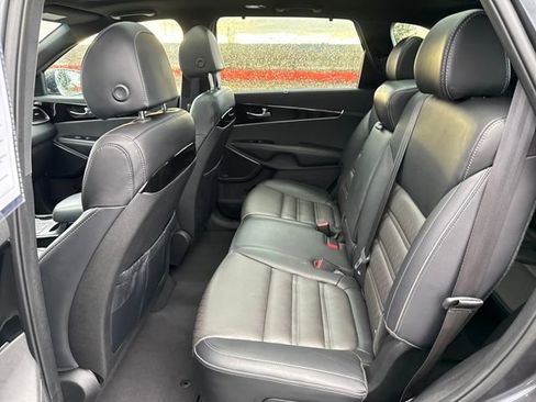 Used 2018 Kia Sorento SX image 14