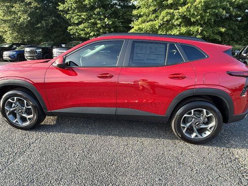 New 2026 Chevrolet Trax LT w/ Sunroof Package FWD image 11