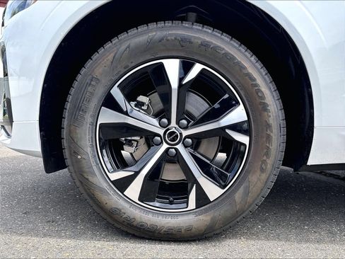 New 2026 Volvo XC60 B5 Core w/ Climate Package AWD/4WD image 14