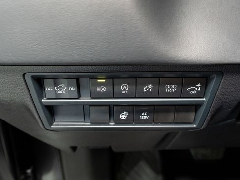 Used 2025 Toyota Tundra Platinum image 35