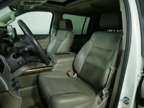 Used 2015 GMC Yukon XL SLT w/ Open Road Package image 9