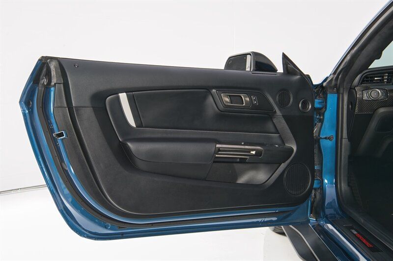 Used 2021 Ford Mustang Shelby GT500 w/ Technology Package RWD image 18