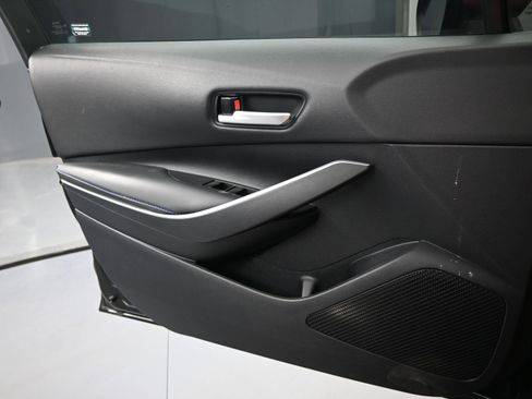 Used 2021 Toyota Corolla SE image 16
