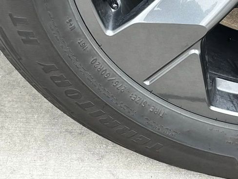 Used 2024 Ford F150 Lightning Flash image 14