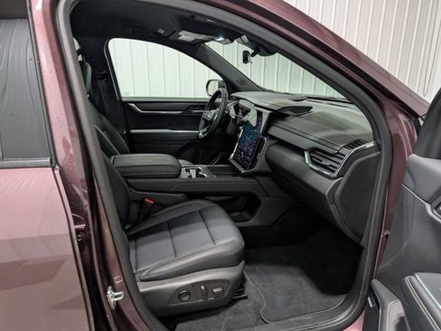 Used 2026 GMC Acadia Elevation w/ Elevation Premium Package AWD/4WD image 29