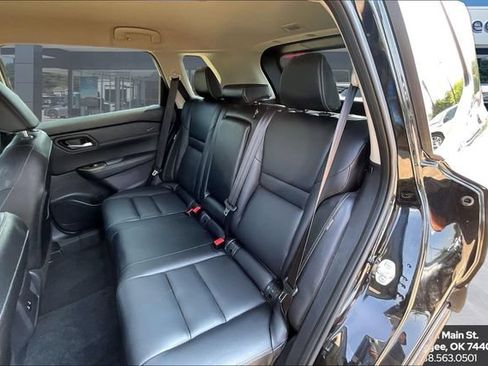 Used 2026 Nissan Rogue SL FWD image 21