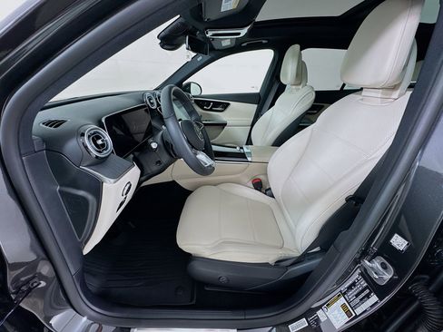 Used 2026 Mercedes-Benz GLC 300 image 23