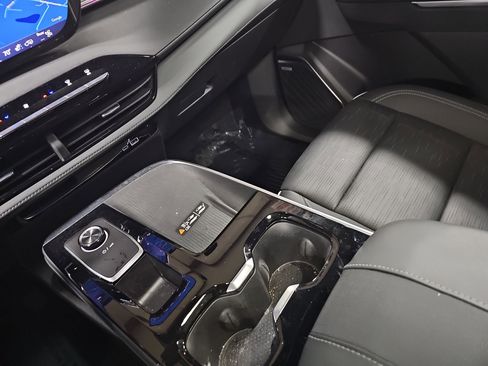 Used 2025 Buick Enclave Sport Touring w/ Super Cruise Package image 27