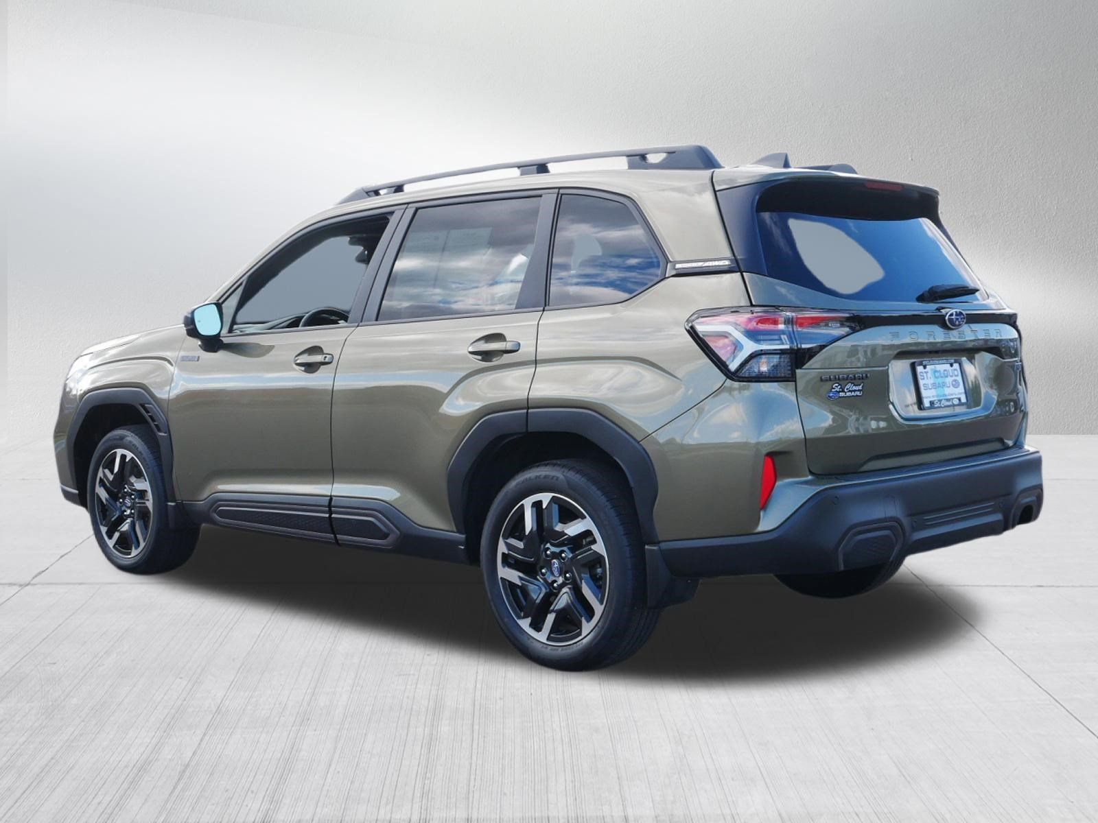 Used 2025 Subaru Forester Limited AWD/4WD image 5