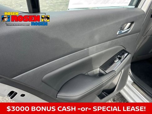 New 2025 Nissan Altima 2.5 SL image 13