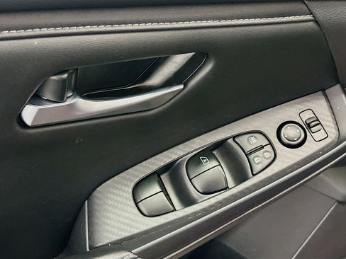 Used 2024 Nissan Sentra SV image 15