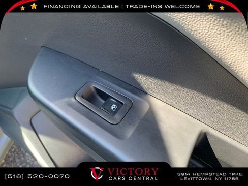 Used 2023 Volkswagen Taos SE image 19