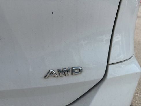 Used 2017 Nissan Rogue S AWD/4WD image 12