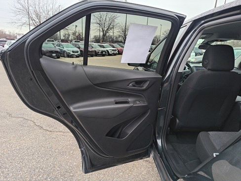 Used 2023 Chevrolet Equinox LT w/ Driver Convenience Package image 12