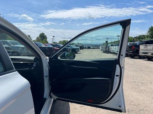Used 2025 Toyota Camry LE FWD image 33