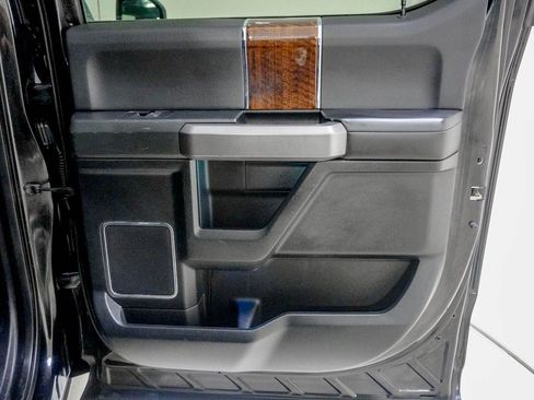 Used 2015 Ford F150 Platinum w/ Equipment Group 701A Luxury image 33