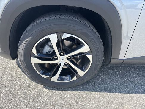 Used 2024 Chevrolet Trax RS image 11