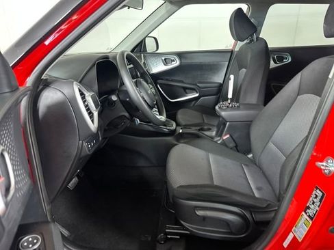 Used 2025 Kia Soul LX w/ LX Technology Package image 11