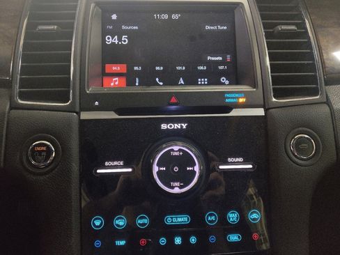 Used 2019 Ford Taurus Limited FWD image 25