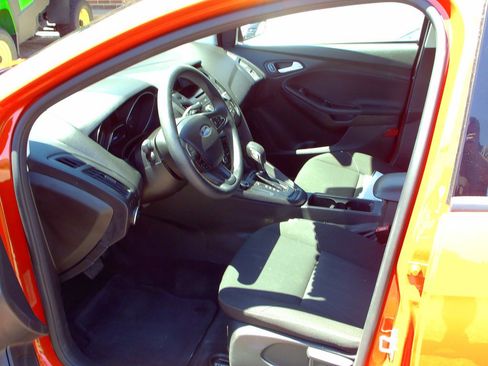Used 2017 Ford Focus SE FWD image 7