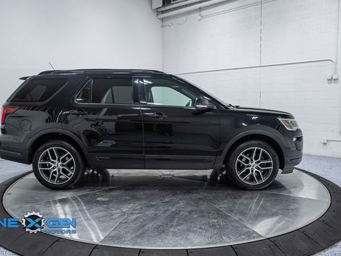 Used 2018 Ford Explorer Sport w/ Equipment Group 401A image 8