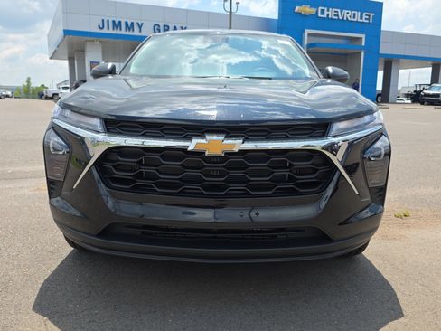 New 2026 Chevrolet Trax LS FWD image 8