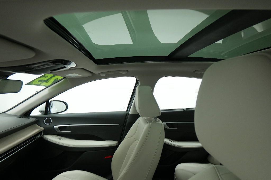 Used 2025 Hyundai Sonata Limited FWD image 18
