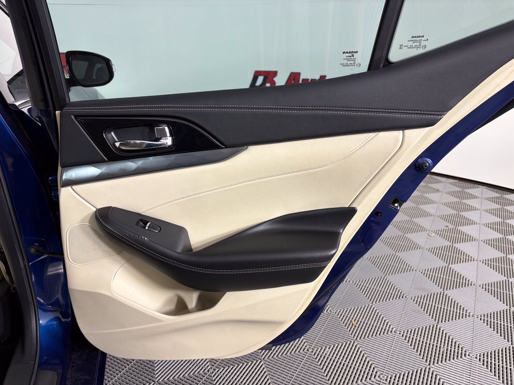 Used 2022 Nissan Maxima SV w/ Floor Mat Group FWD image 43