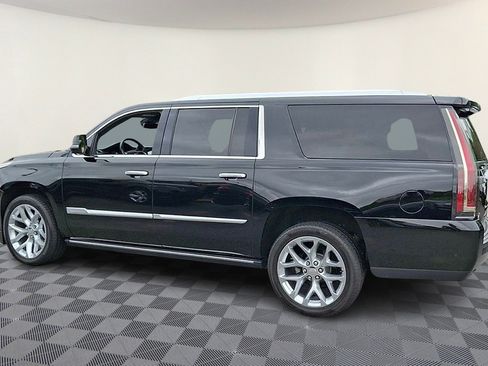 Used 2020 Cadillac Escalade ESV Platinum AWD/4WD image 5