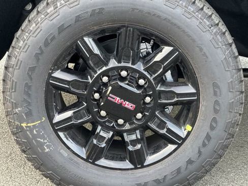 New 2026 GMC Sierra 2500 AT4 w/ AT4 Premium Plus Package image 25