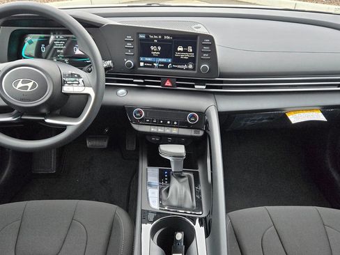New 2026 Hyundai Elantra Blue image 11