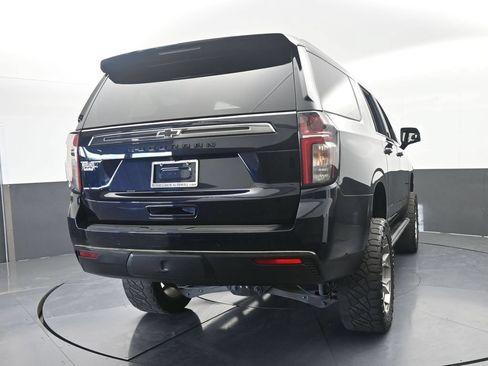 Used 2022 Chevrolet Suburban Z71 w/ Luxury Package AWD/4WD image 5