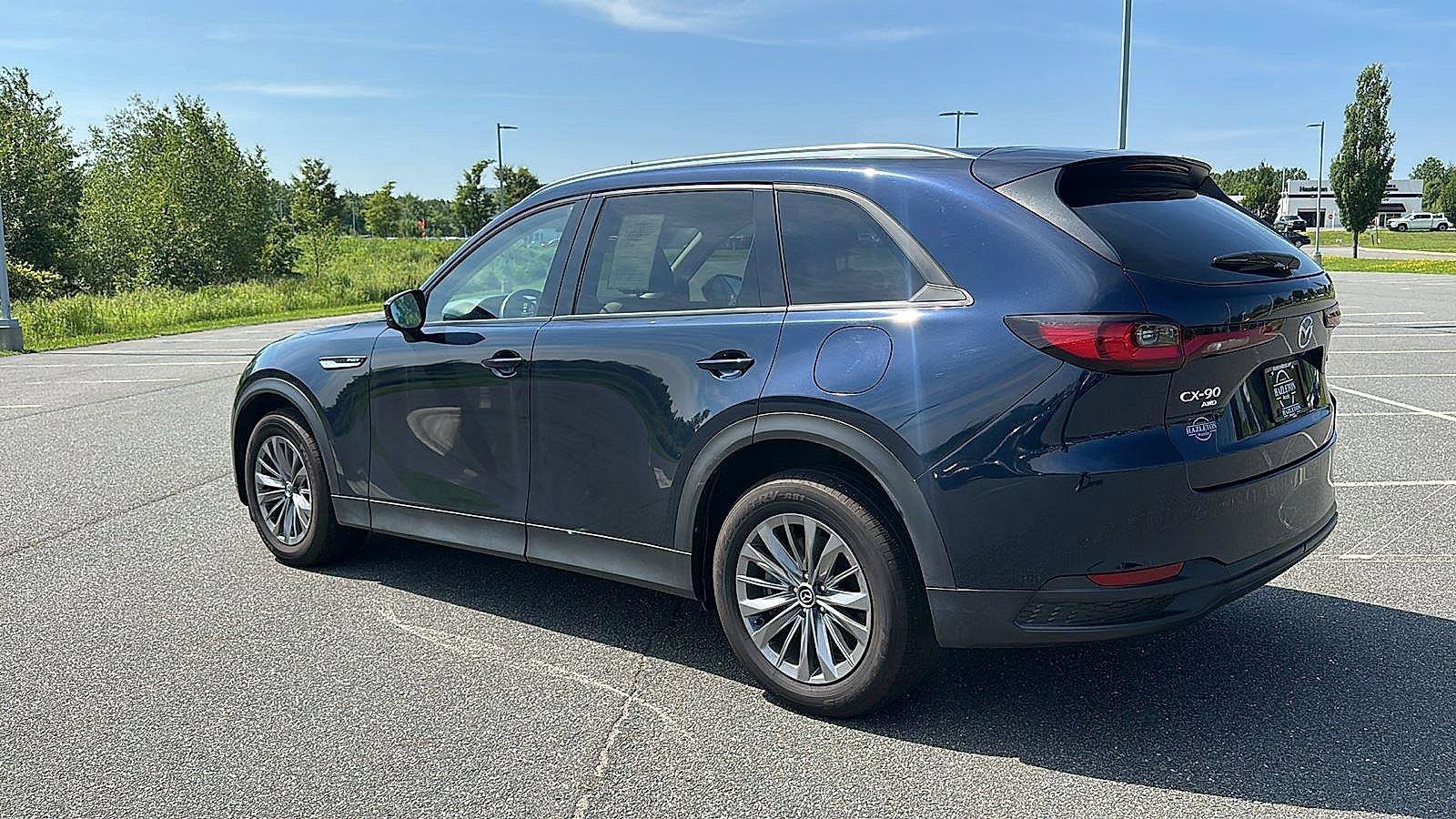 Used 2024 MAZDA CX-90 Plug-In Hybrid w/ Preferred AWD/4WD image 11