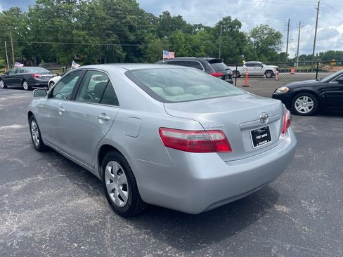 Used 2007 Toyota Camry LE FWD image 4