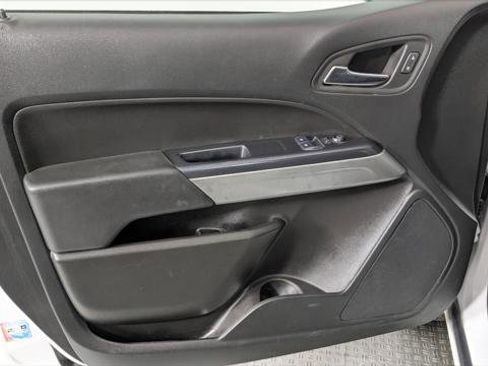 Used 2022 Chevrolet Colorado LT w/ Fleet Safety Package image 13