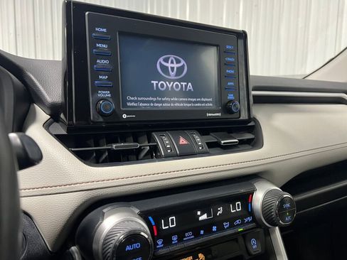 Used 2021 Toyota RAV4 XLE Premium image 8