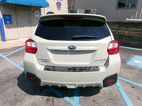 Used 2017 Subaru Crosstrek 2.0i Premium image 4