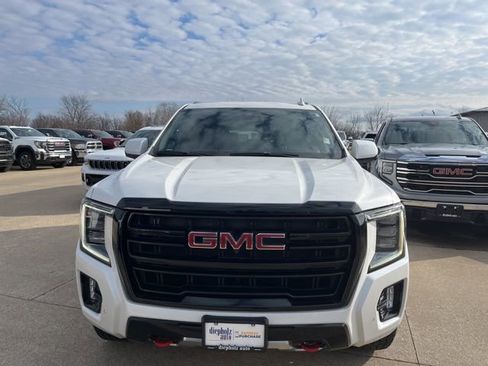 Used 2021 GMC Yukon AT4 w/ AT4 Premium Plus Package image 2