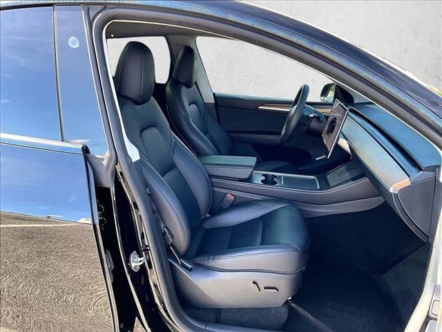 Used 2025 Tesla Model Y Performance AWD/4WD image 9