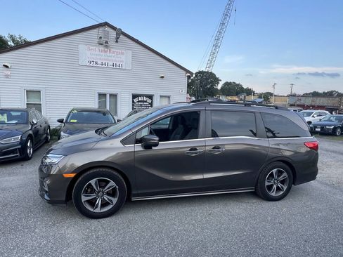 Used 2018 Honda Odyssey Touring image 2