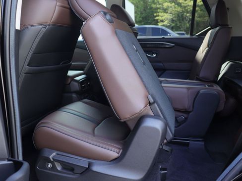 Used 2024 Honda Pilot Elite image 13