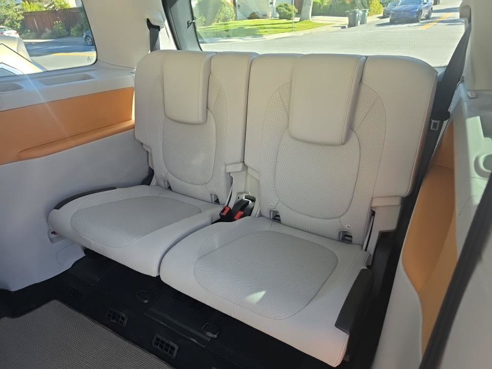 Used 2025 Volkswagen ID. Buzz 1st Edition AWD/4WD image 5