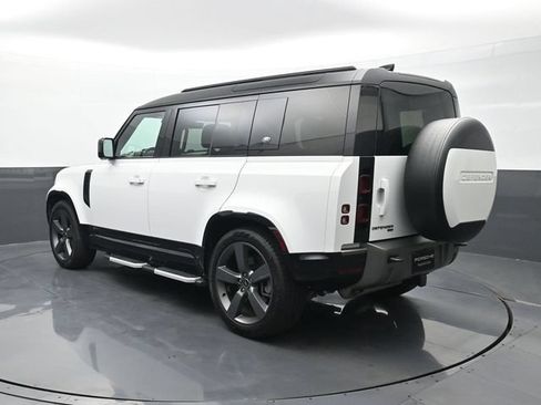 Used 2021 Land Rover Defender 110 X-Dynamic HSE AWD/4WD image 3